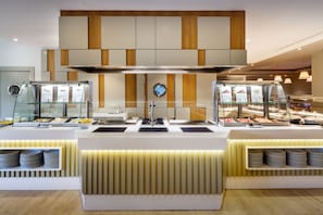 Daily buffet breakfast for a fee - Barceló Marbella (Marbella)