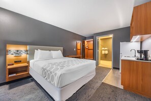 Rom, 1 queensize-seng, tilgjengelighetstilpasset, ikke-røyk | Senger med overmadrass, blendingsgardiner og strykejern/-brett