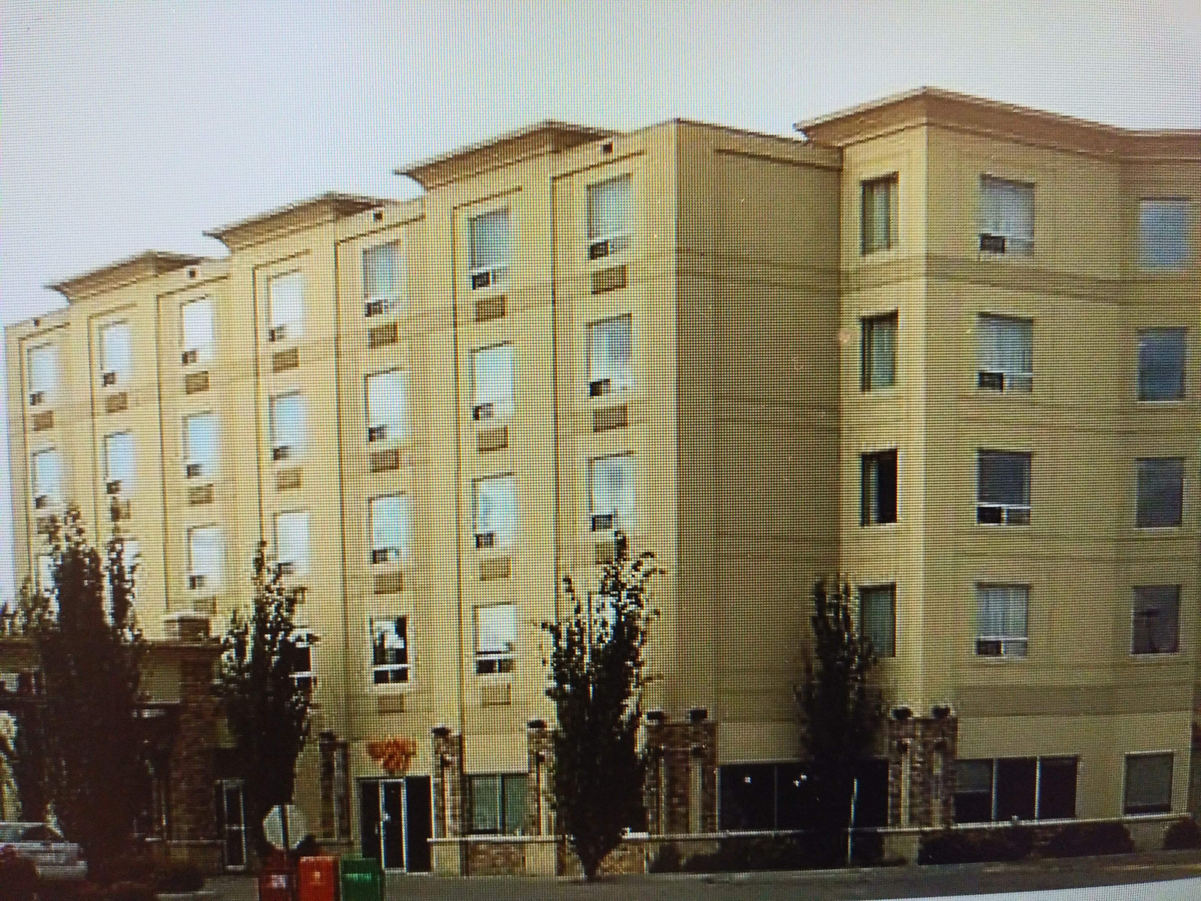 Photo - Rosslyn Inn & Suites