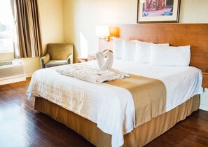 Executive Suite, 1 King Bed | Desk, iron/ironing board, rollaway beds, free WiFi - Rosslyn Inn and Suites (Edmonton)