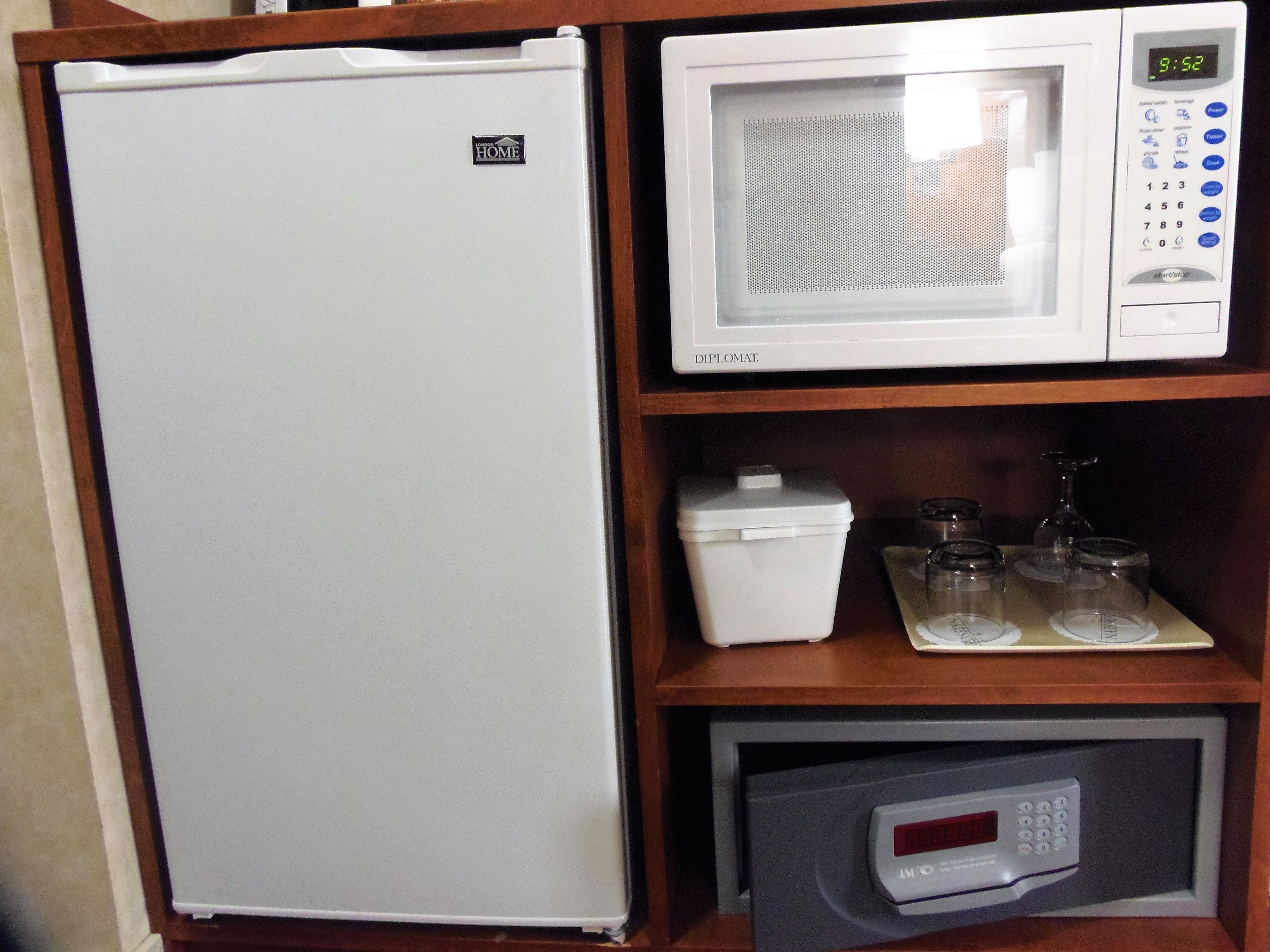 Photo - Rosslyn Inn & Suites