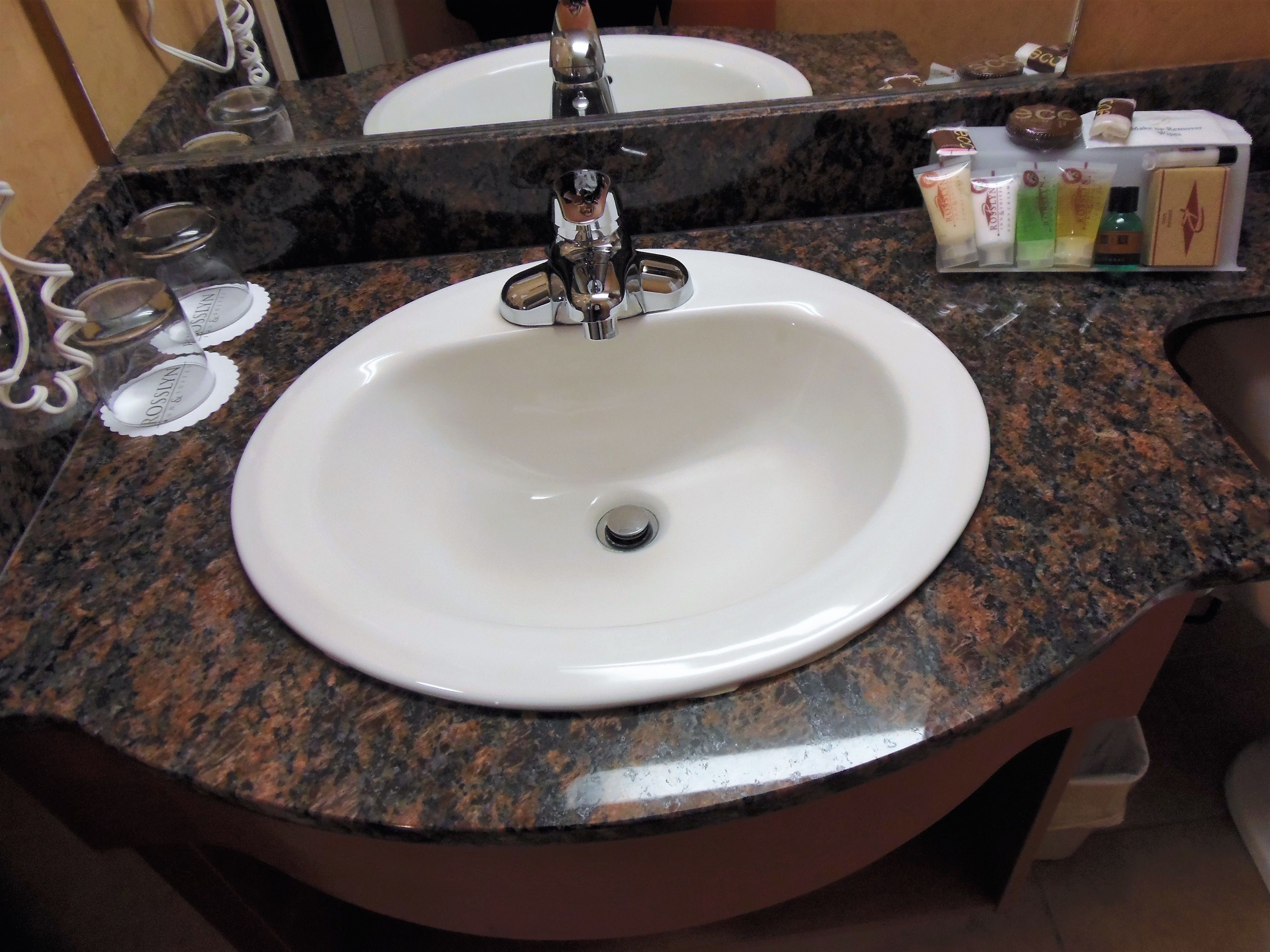 Photo - Rosslyn Inn & Suites