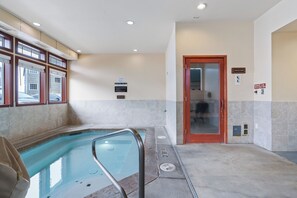 Bain à remous intérieur