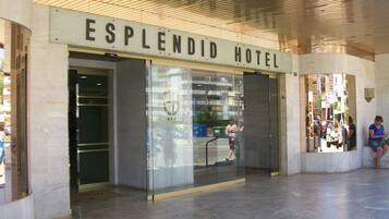 Entrada al alojamiento