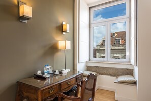 Minibar, coffres-forts dans les chambres, décoration personnalisée