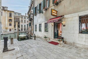 Fachada del alojamiento