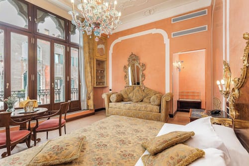Luxury Room, Balcony, Canal View | Hypo-allergenic bedding, down comforters, minibar, in-room safe
