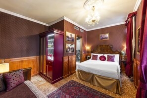 Family Room, 2 Bedrooms, 2 Bathrooms