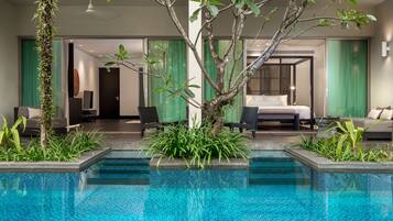 Minibar, in-room safe, desk, laptop workspace