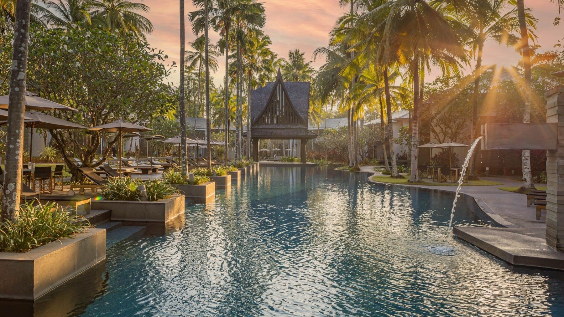 Outdoor pool, pool loungers