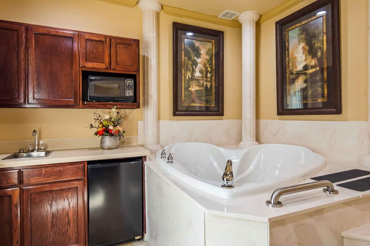 Bathroom | Free toiletries, hair dryer, towels, soap