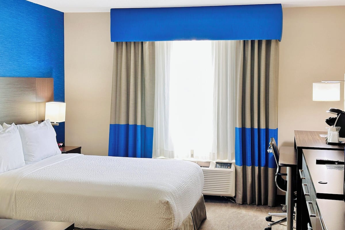 1 chambre, surmatelas, coffres-forts dans les chambres, bureau
