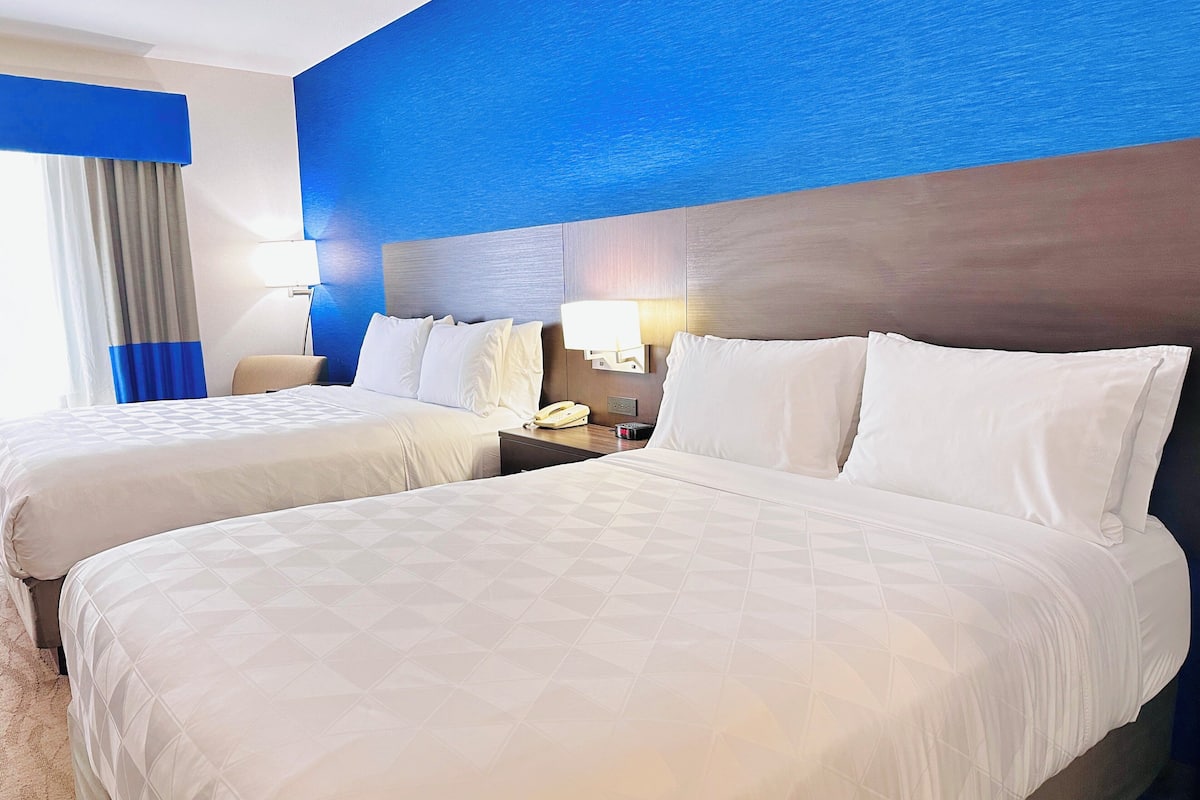 1 bedroom, pillow-top beds, in-room safe, desk