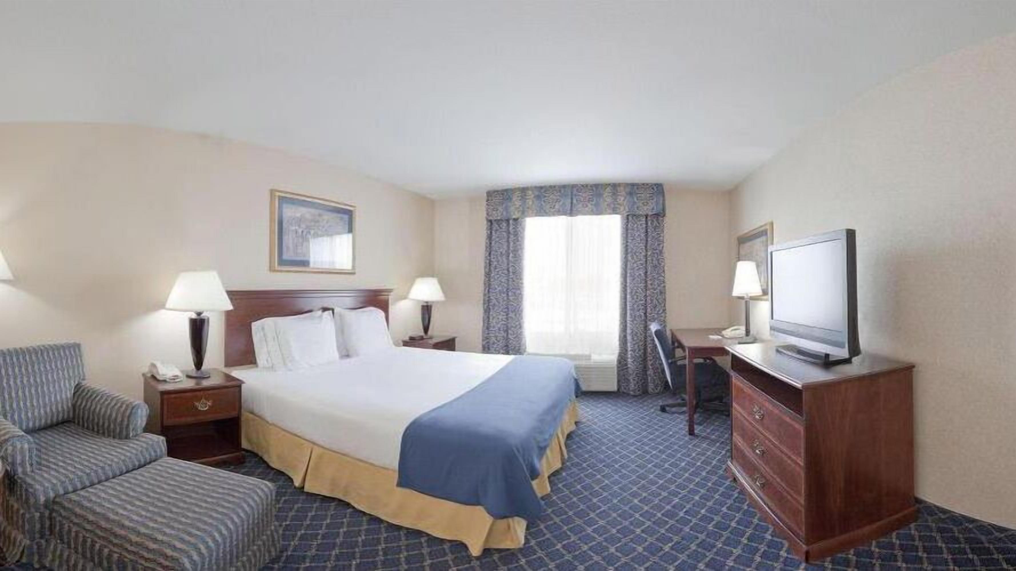 Holiday Inn Express & Suites Farmington, an IHG Hotel