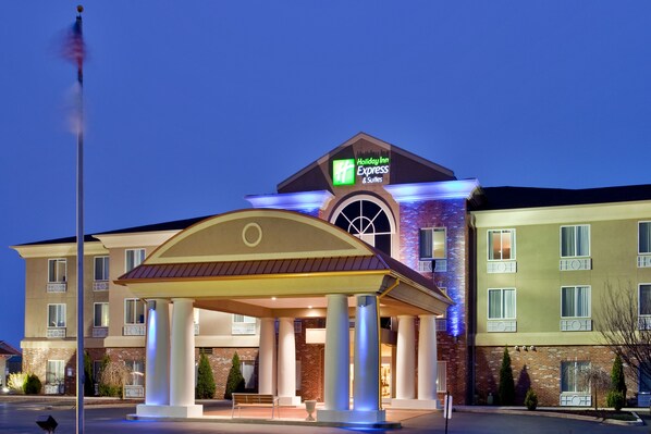 Exterior - Holiday Inn Express & Suites Farmington by IHG (Farmington)