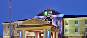 Holiday Inn Express & Suites Farmington by IHG