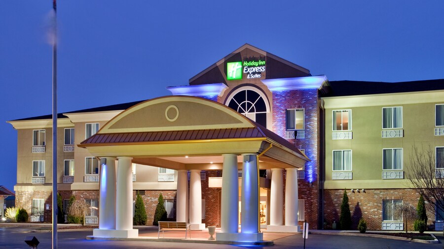 Holiday Inn Express & Suites Farmington by IHG