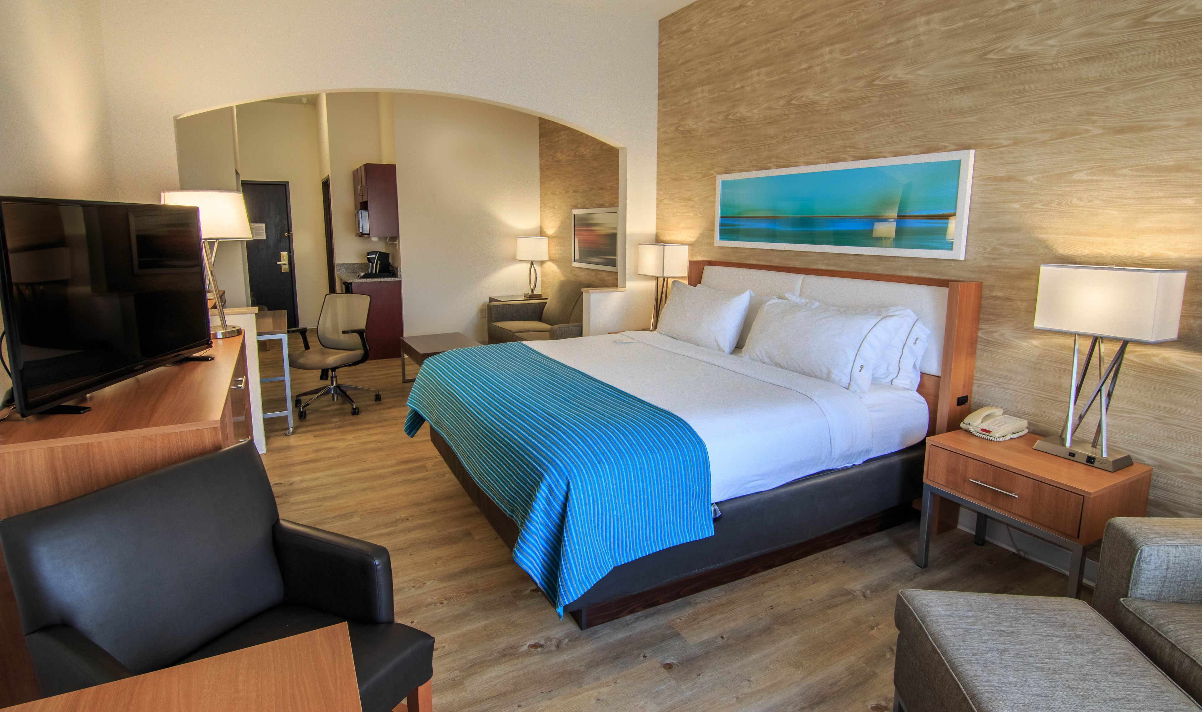 Holiday Inn Express & Suites Farmington, an IHG Hotel