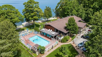 Piscina externa sazonal