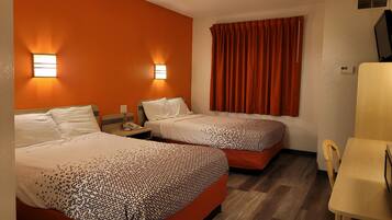 Habitación, 2 camas matrimoniales, para no fumadores | Wifi gratis y ropa de cama