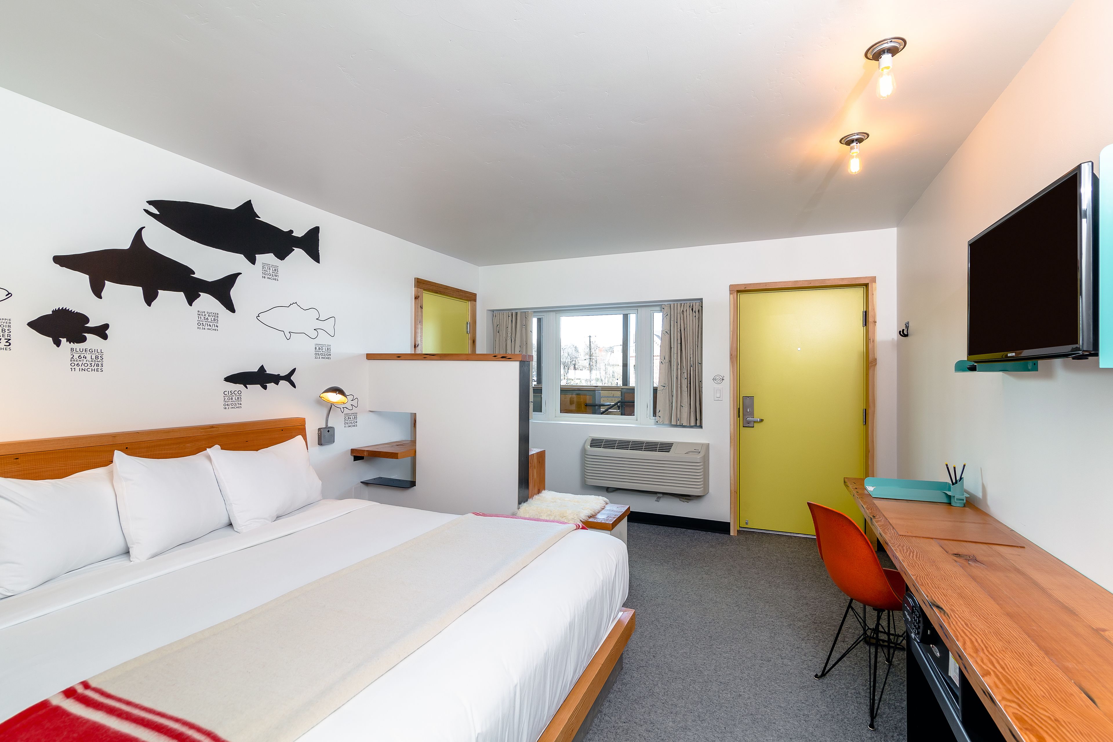 premium bedding, in-room safe, desk, iron/ironing board