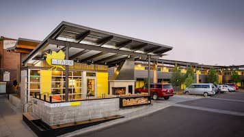 Pintu masuk properti