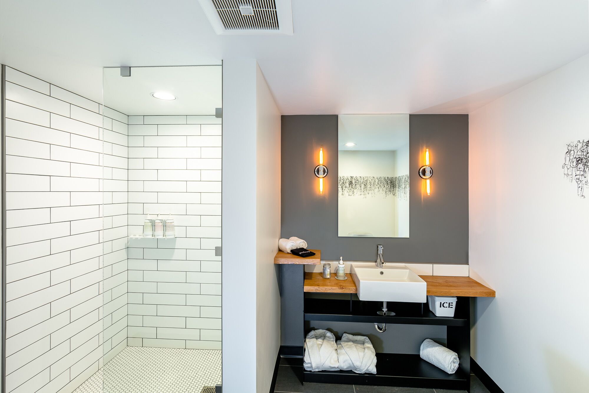 deluxe room, 1 king bed (grand avenue king) | bathroom | shower, eco-friendly toiletries, hair dryer, bathrobes