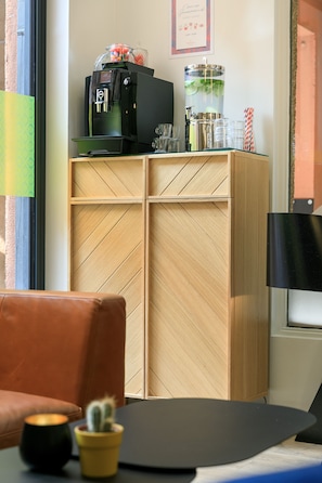 Microwave - Hotel Innes by HappyCulture (Toulouse)