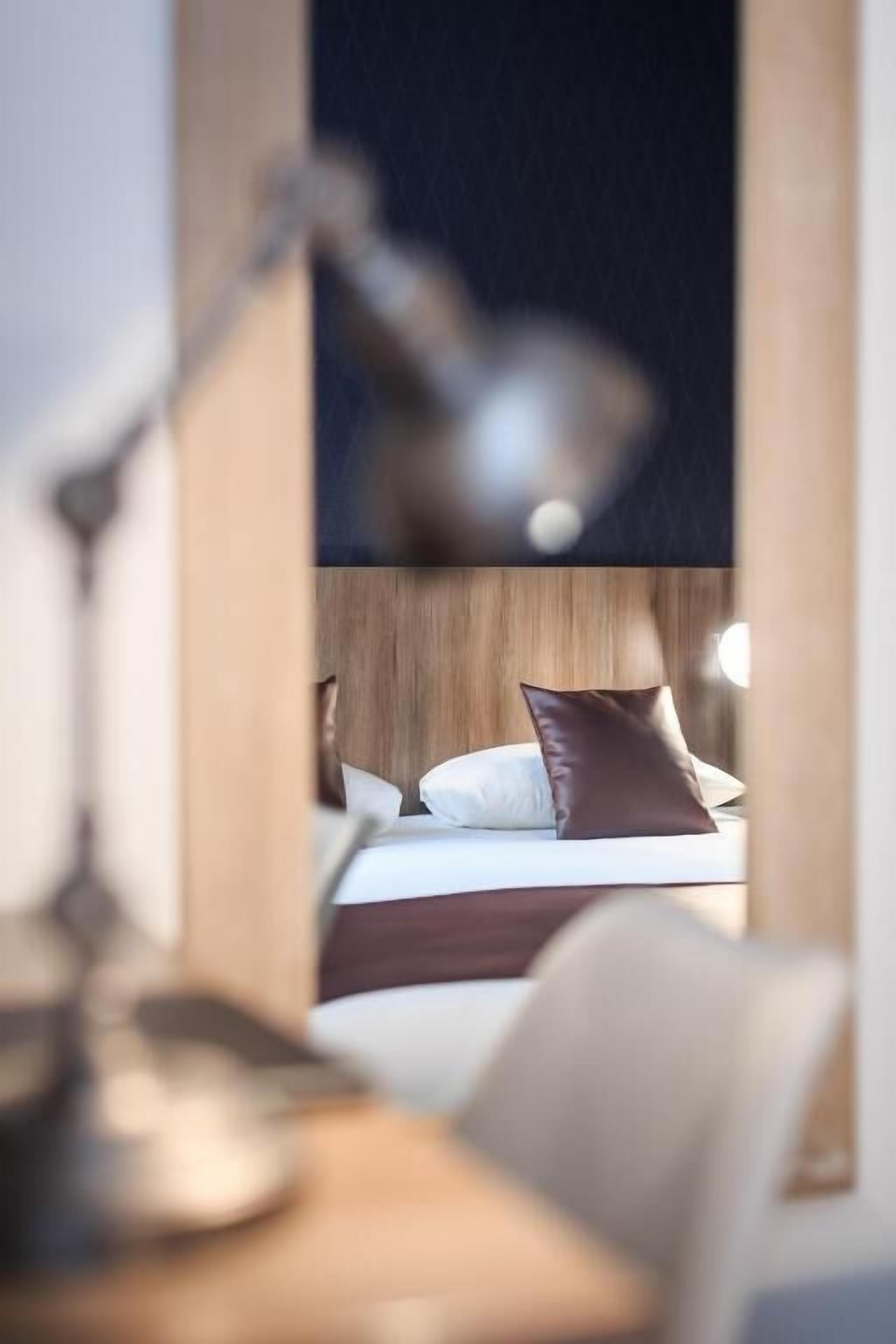 classic double room | 1 bedroom, in-room safe, desk, blackout curtains