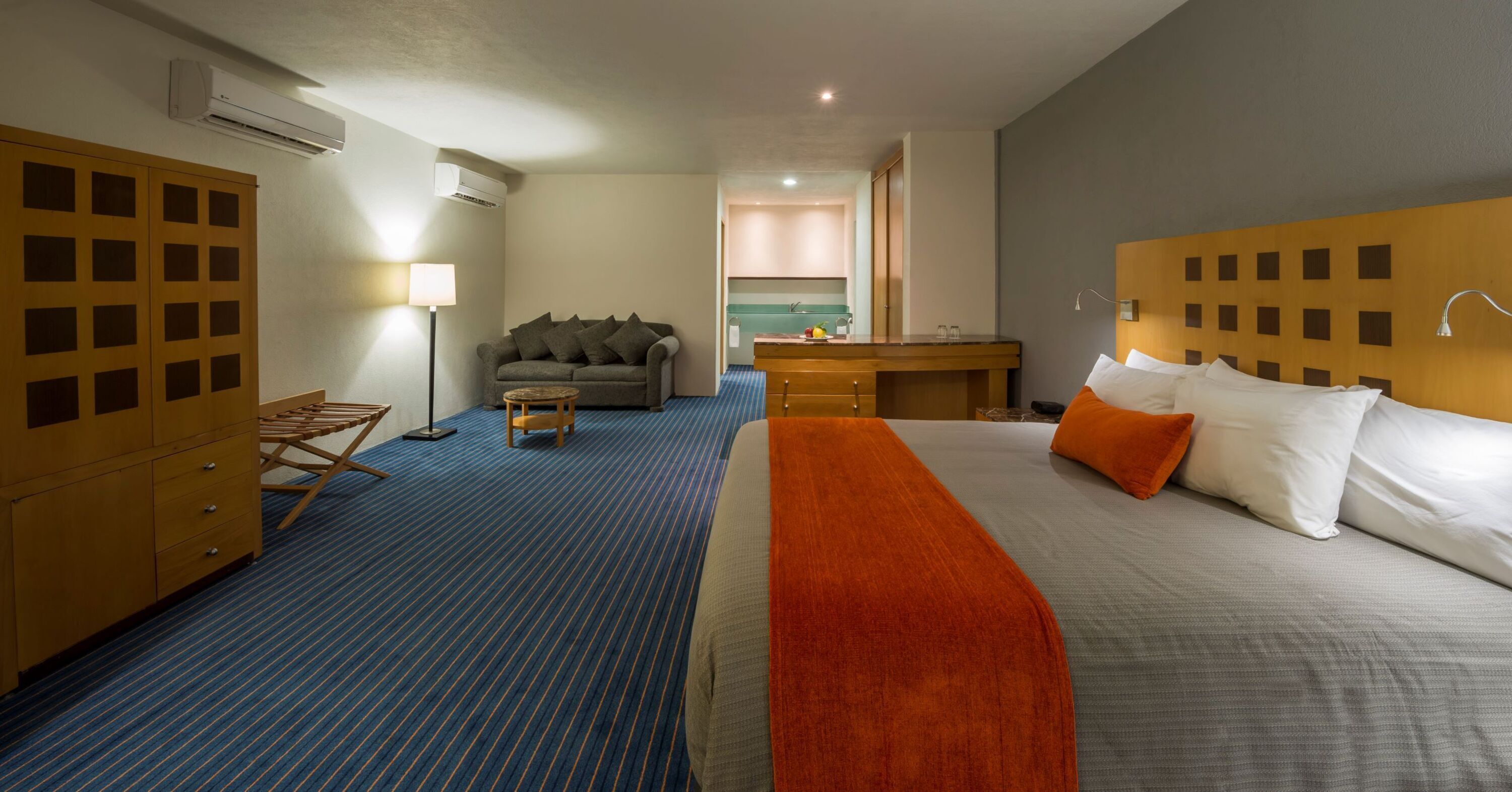 junior suite king | premium bedding, in-room safe, desk, blackout curtains