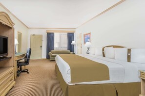 Premium bedding, down duvets, pillow-top beds, in-room safe - Wyndham Garden Ciudad Obregon (Cajeme)