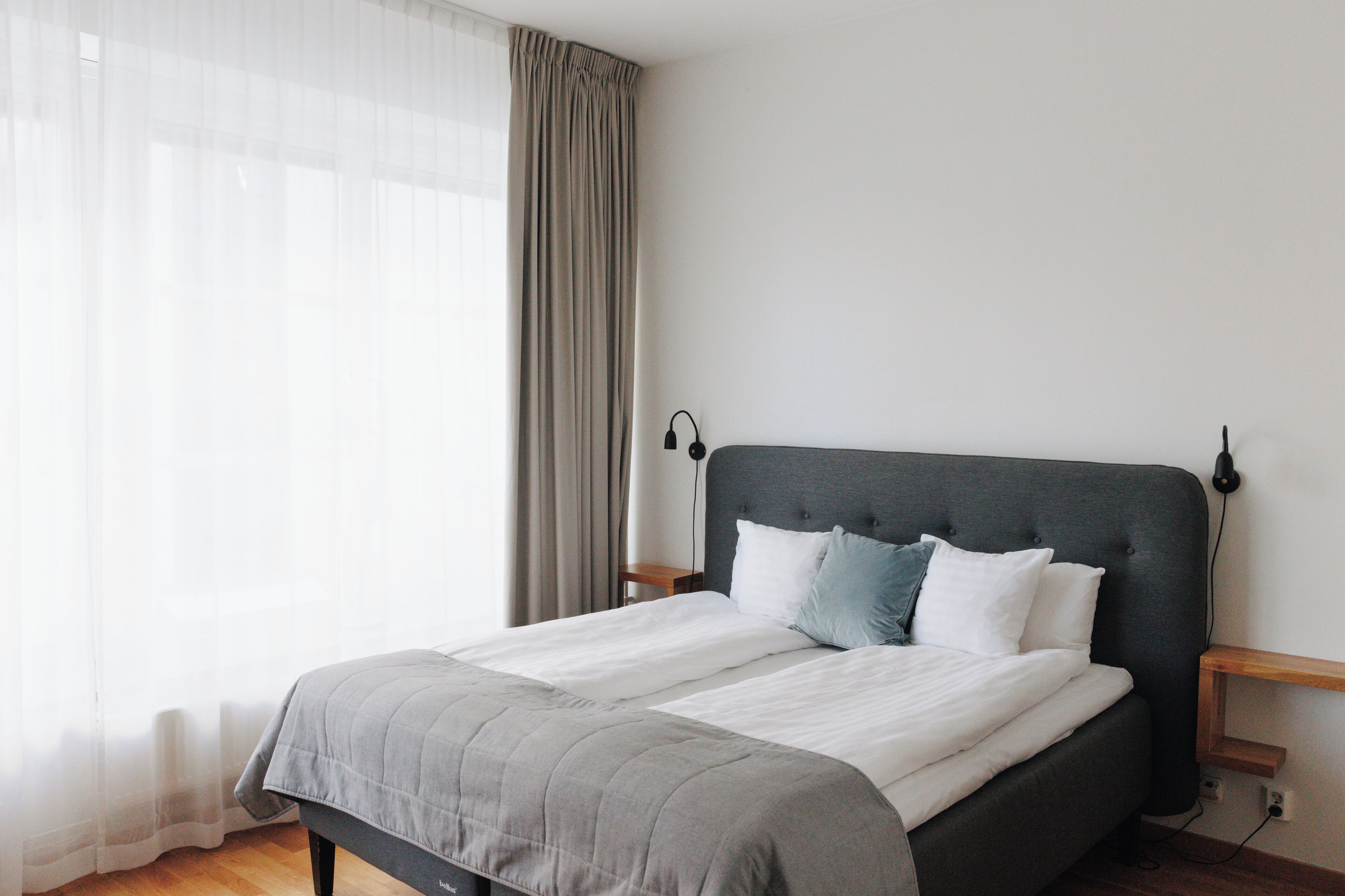 Standard Studio | Desk, blackout drapes, iron/ironing board, free WiFi