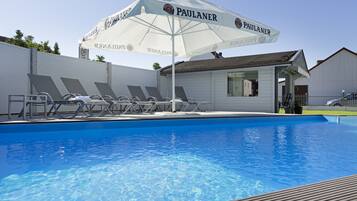 Seasonal outdoor pool