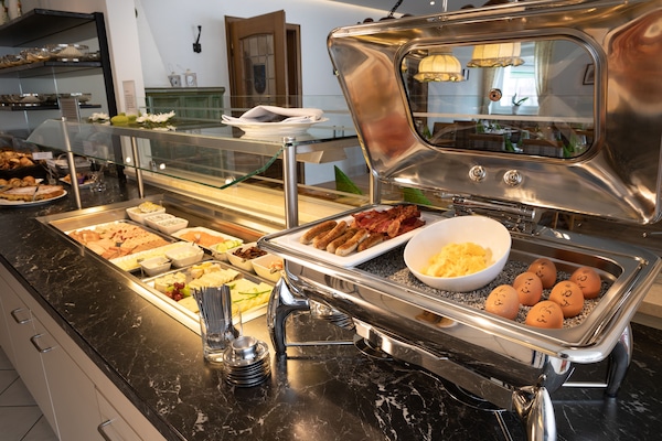 Frukostbuffé på helger (EUR 14 per person)