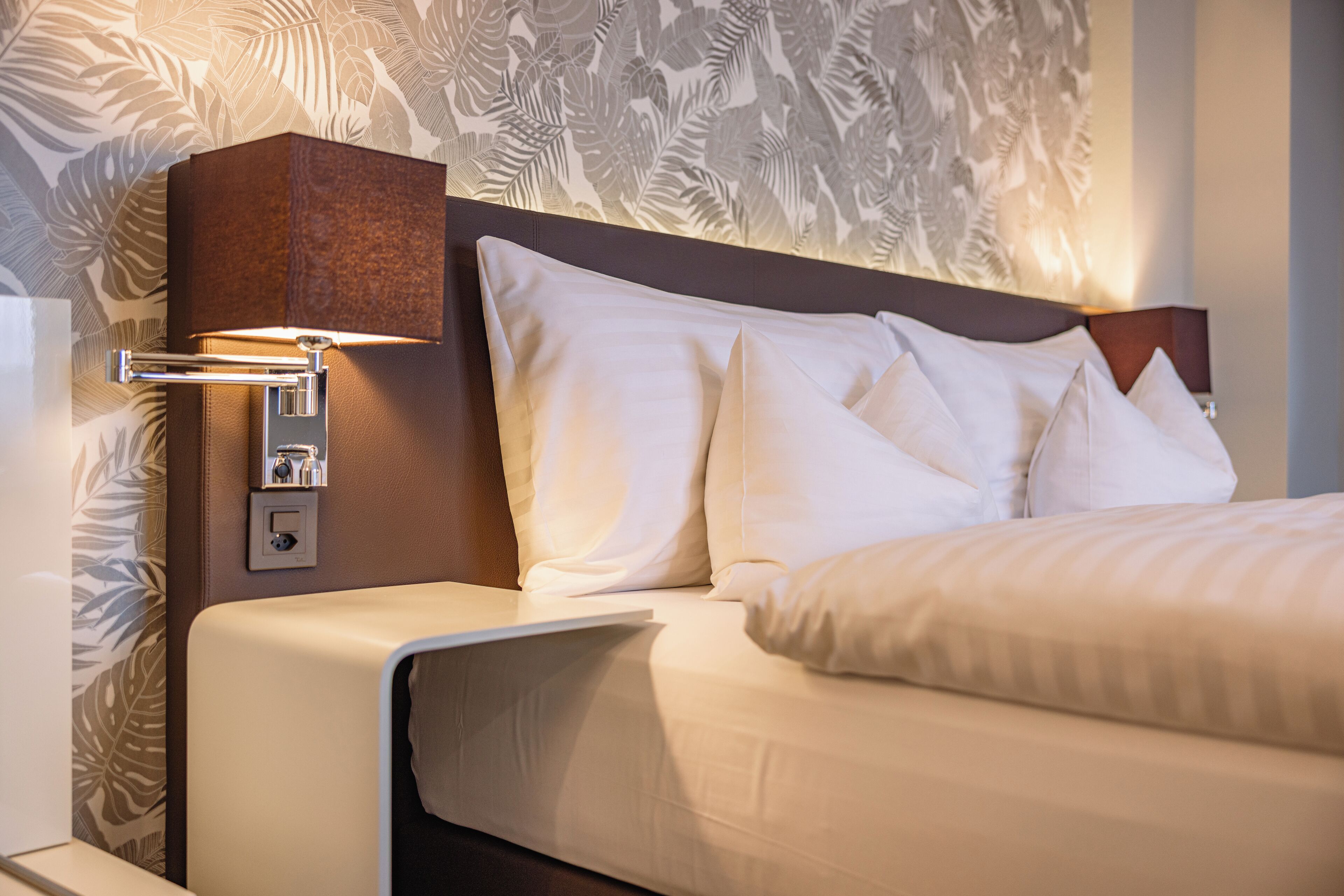 junior suite | premium bedding, down duvets, pillow-top beds, minibar
