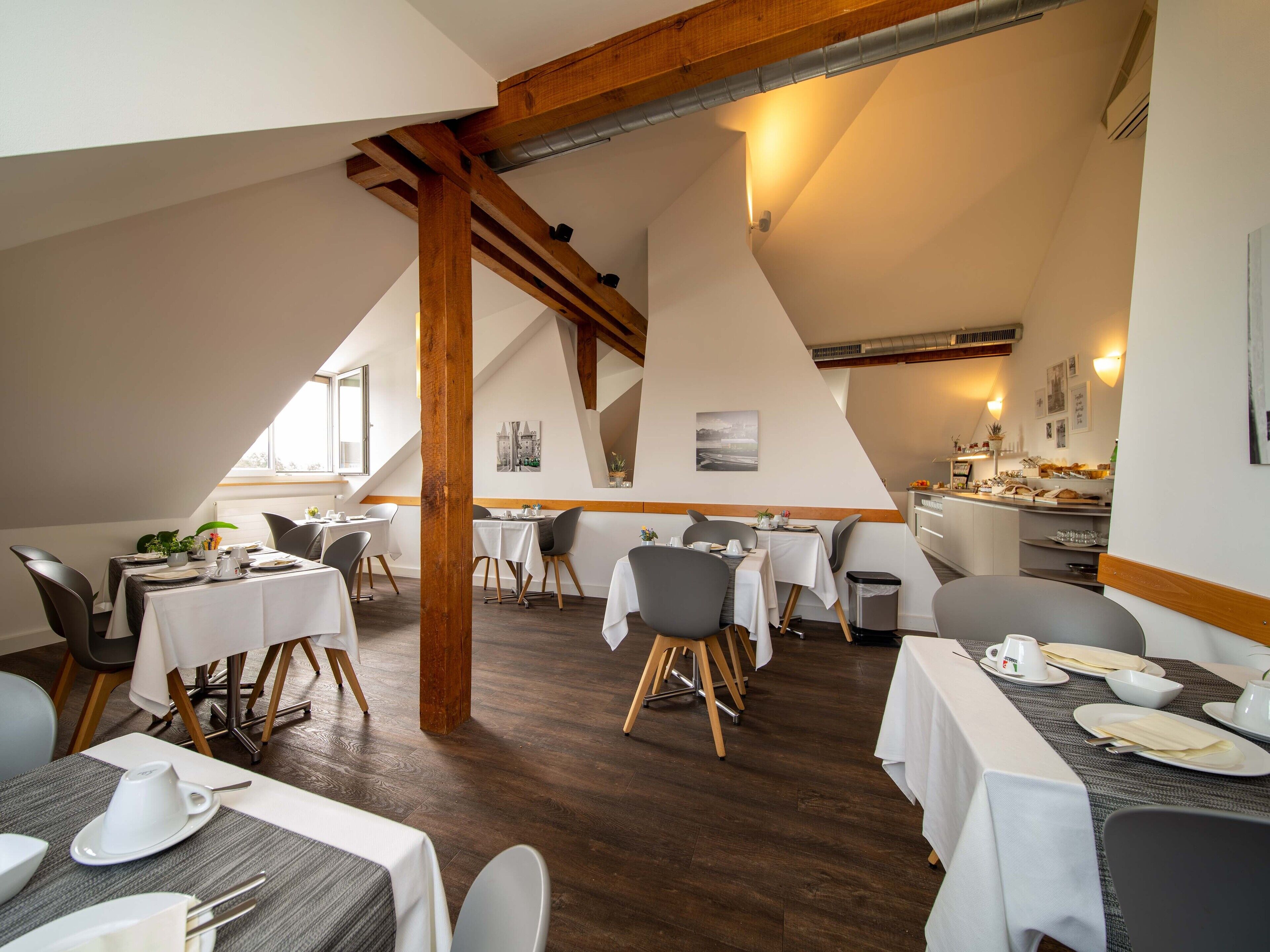 Daily buffet breakfast (CHF 19 per person)