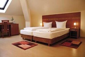 In-room safe, desk, iron/ironing board, free WiFi