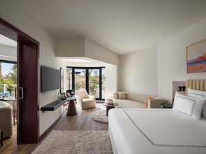 Minibar, coffre-fort, bureau, rideaux d’obscurcissement