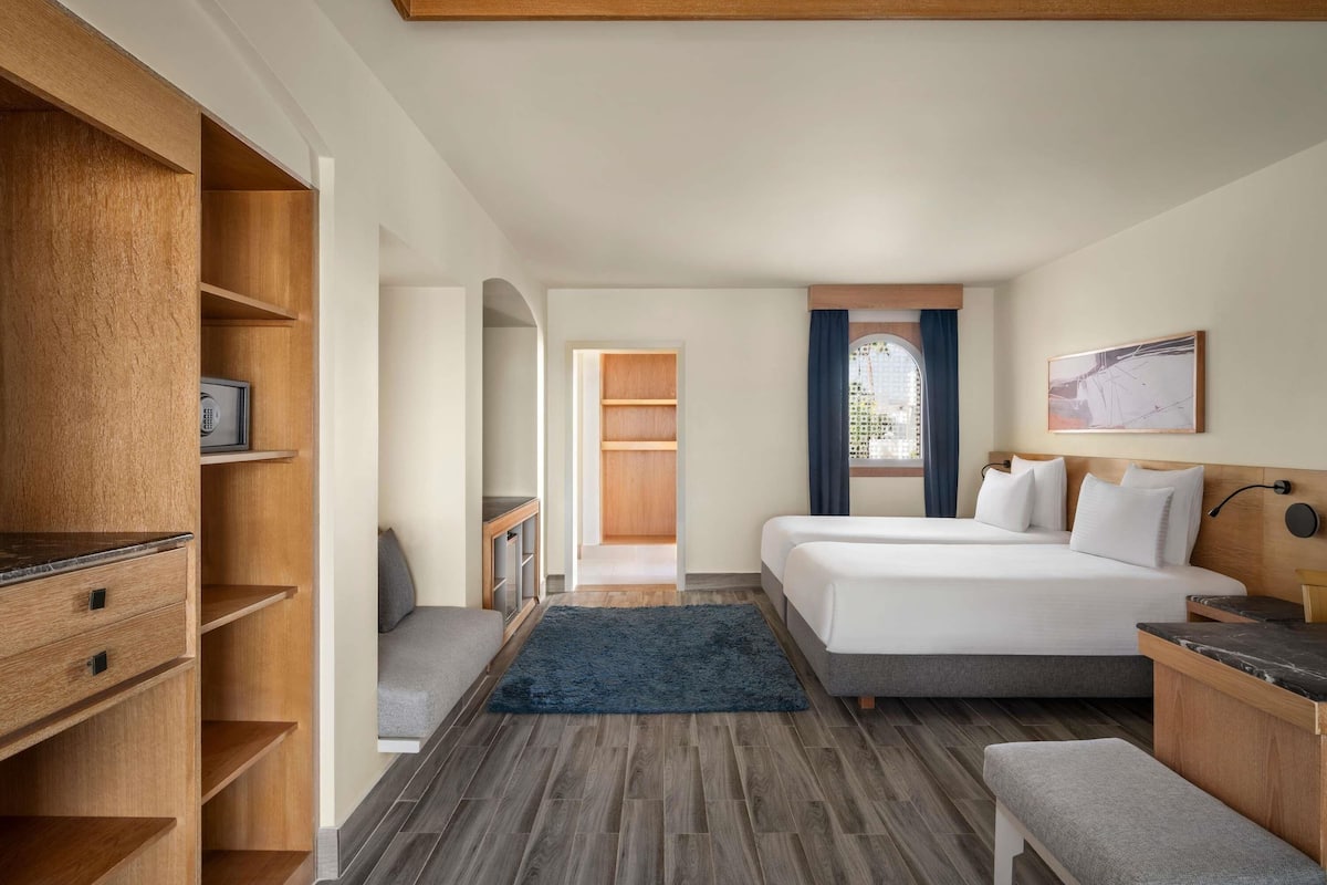 1 bedroom, minibar, in-room safe, desk