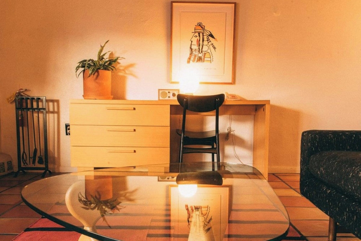 Standard Room, 1 King Bed | Room amenity
