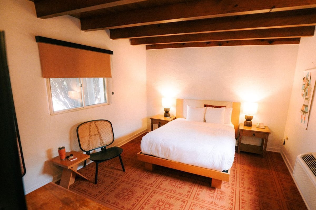 Standard Room, 1 Queen Bed | Premium bedding, individually decorated, individually furnished, desk