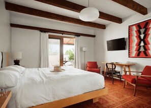 Superior kamer, 1 kingsize bed, terras | Luxe beddengoed, individueel gedecoreerd, individueel gemeubileerd