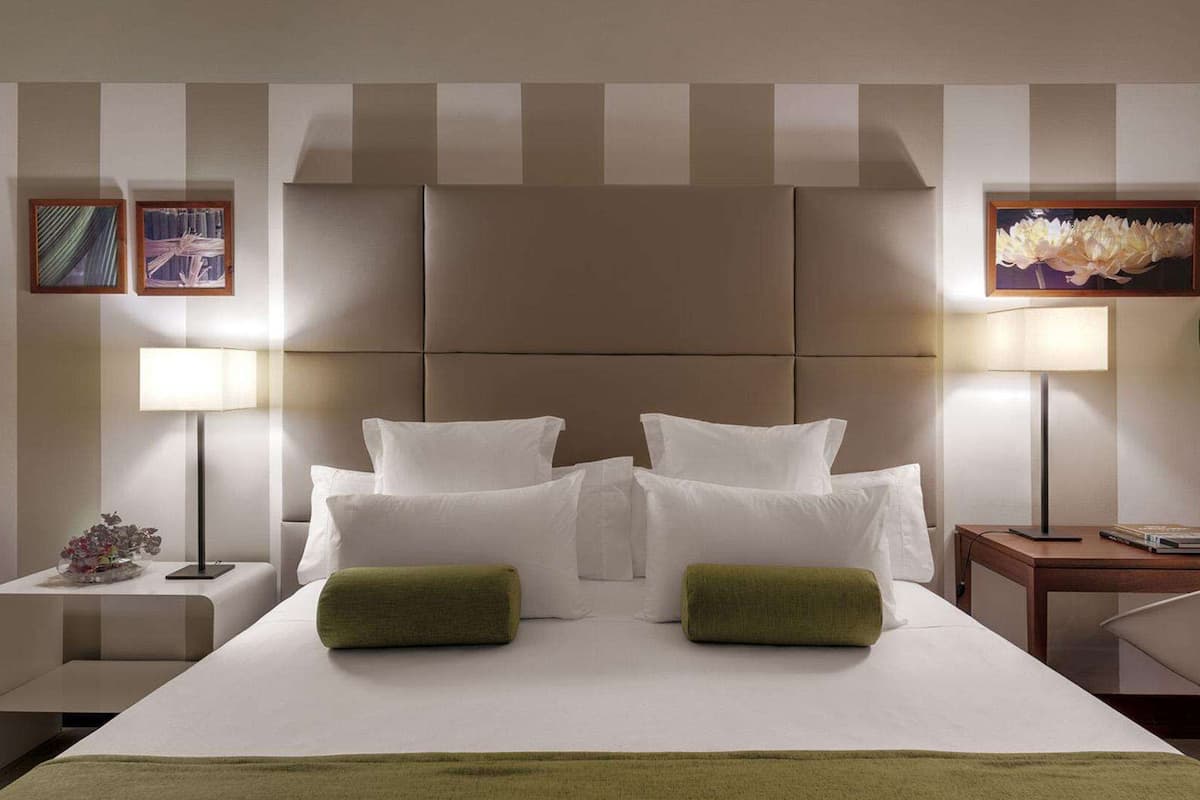 1 bedroom, down duvets, minibar, in-room safe