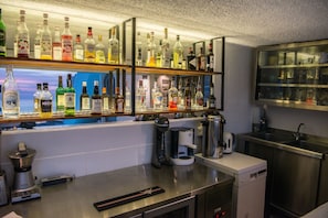 Bar (en la propiedad)