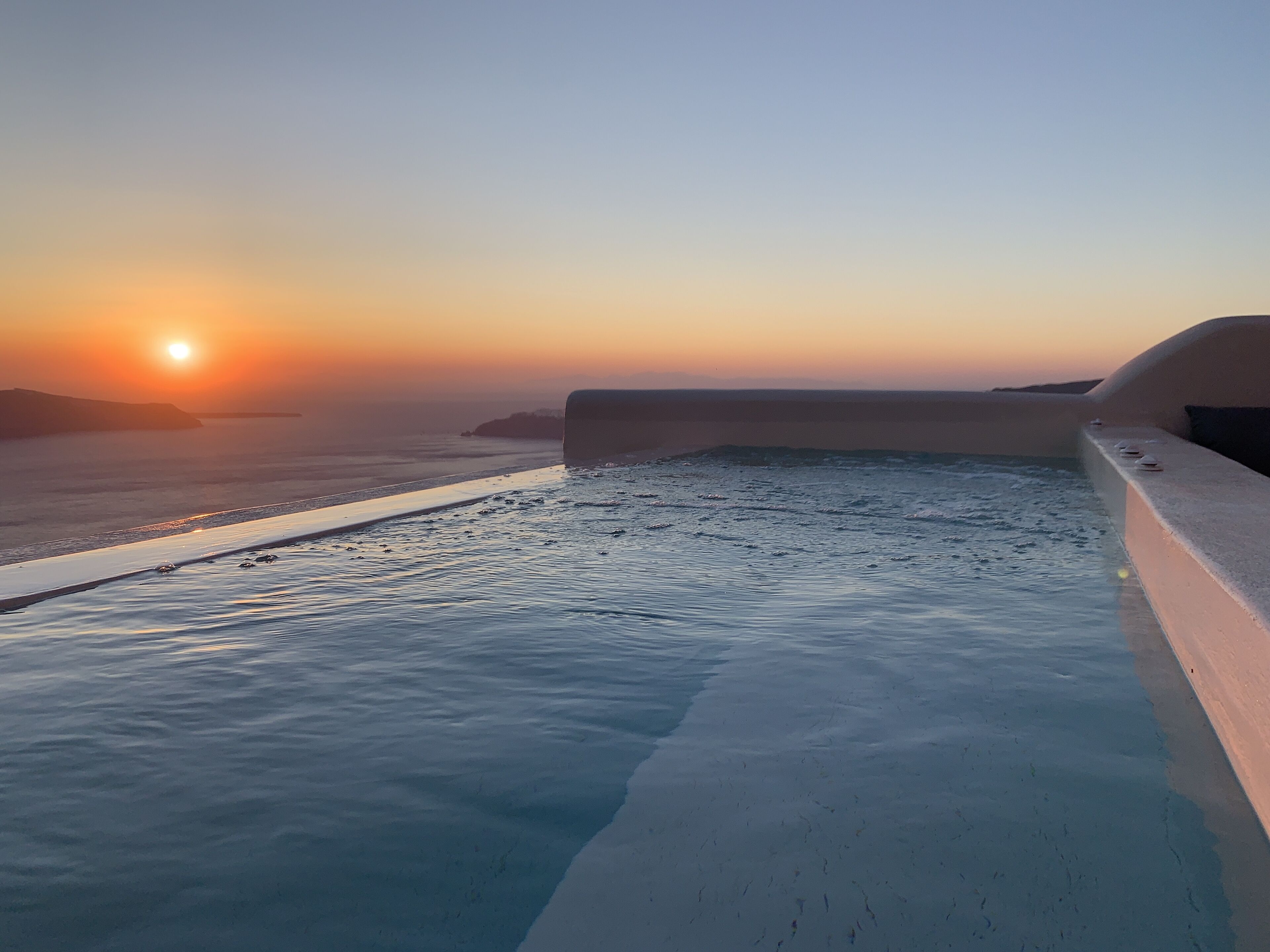 executive honeymoon suite, hot tub, sew view | private pool