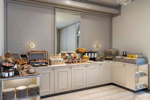 Buffet breakfast for a fee on weekends - The College Hotel Amsterdam, Autograph Collection (Amsterdam)