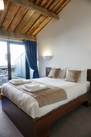 2 chambres, literie de qualité supérieure, fer et planche à repasser