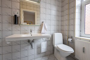 Family Room | Bathroom