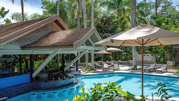 3 bars/lounges, swim-up bar, poolside bar, beach bar - Sunset at the Palms Resort - Adults Only - All Inclusive (Negril)