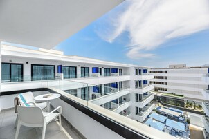 Apartamento, vistas a la piscina | Terraza o patio